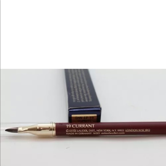 Estée Lauder  Lip Pencil and brush- 19 Currant - Picture 2 of 3